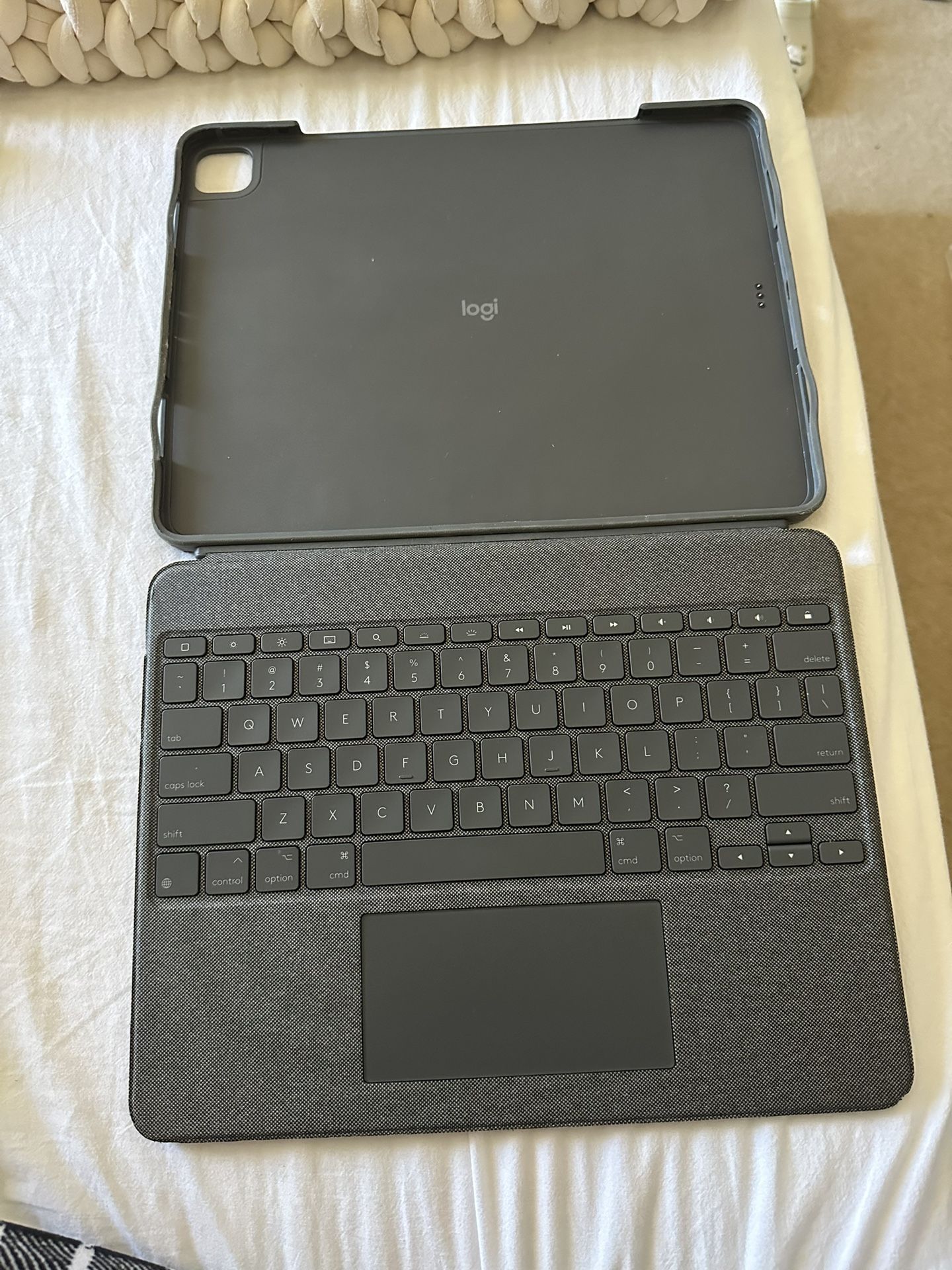 Logitech Ipad Pro Case