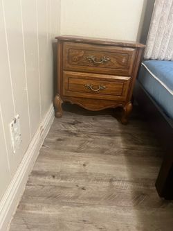 2-Drawer Nightstand – Solid Wood