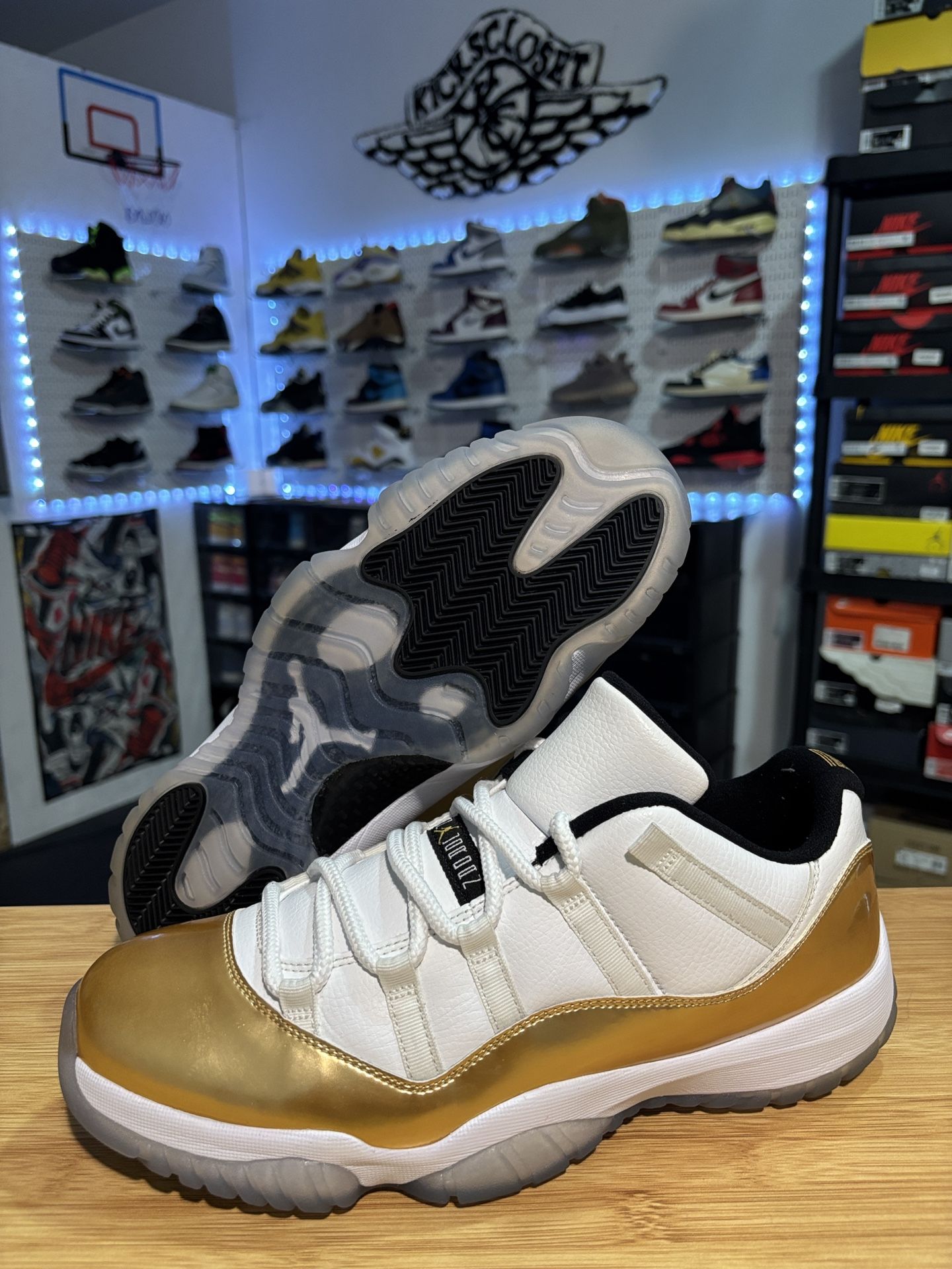 AIR JORDAN 11 LOW “CEREMONY” SIZE 11