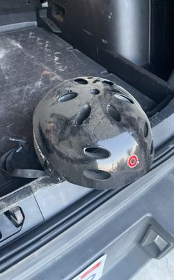 Razor Helmet - Medium