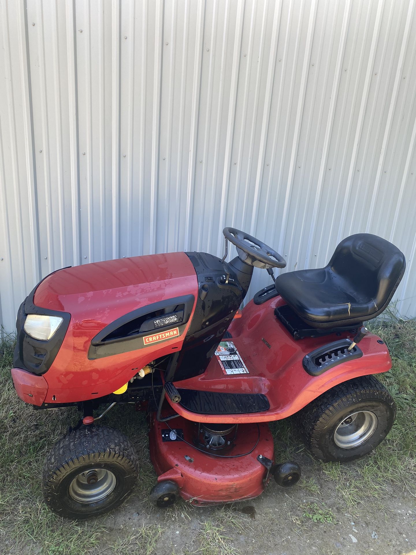 Craftsman YT300 Mower Riding Lawnmower