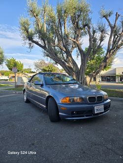 2003 bmw 323i CONVRTIBLE
automatic
MOTOR V6 
Runs very good
No mechanic isues
Ac cold 
Over 2000kxxxx miles but is over 25 years old car 
Reg ,NOP
Smo