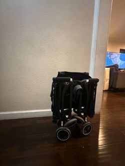 Foldable compact stroller