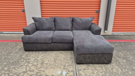 🚚 FREE DELIVERY – 🏠 Comfortable Charcoal Grey Sectional with Chaise