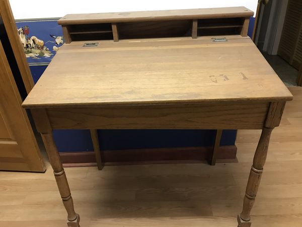 Antique Childs Desk For Sale In Winston Salem Nc Offerup