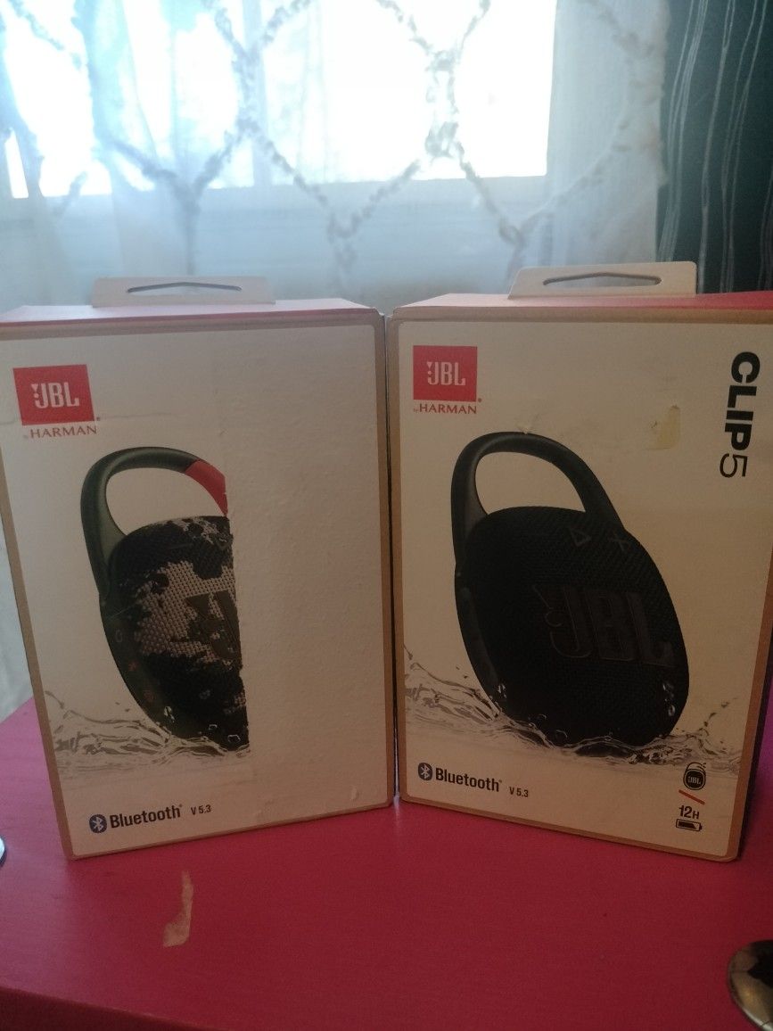 JBL Clip 5 Bluetooth Speaker