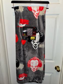 Pennywise Throw Blanket