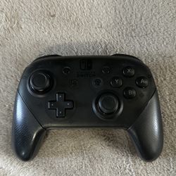 Nintendo Switch Pro Controller 