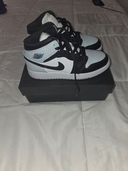 Boys shoes