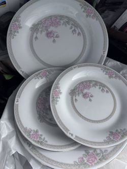 Fine China Glass Plate Set