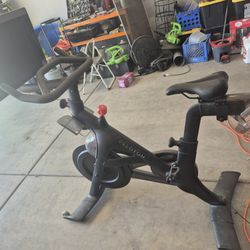 Pelaton Stationary Bike