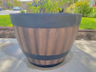 Large HD Polypro Half Whiskey Barrel Planter