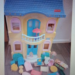 1997 Fisher-Price little people Grand Doll House with 20 accessories