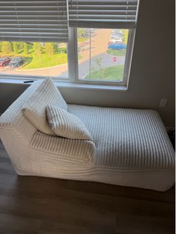 Chaise lounge