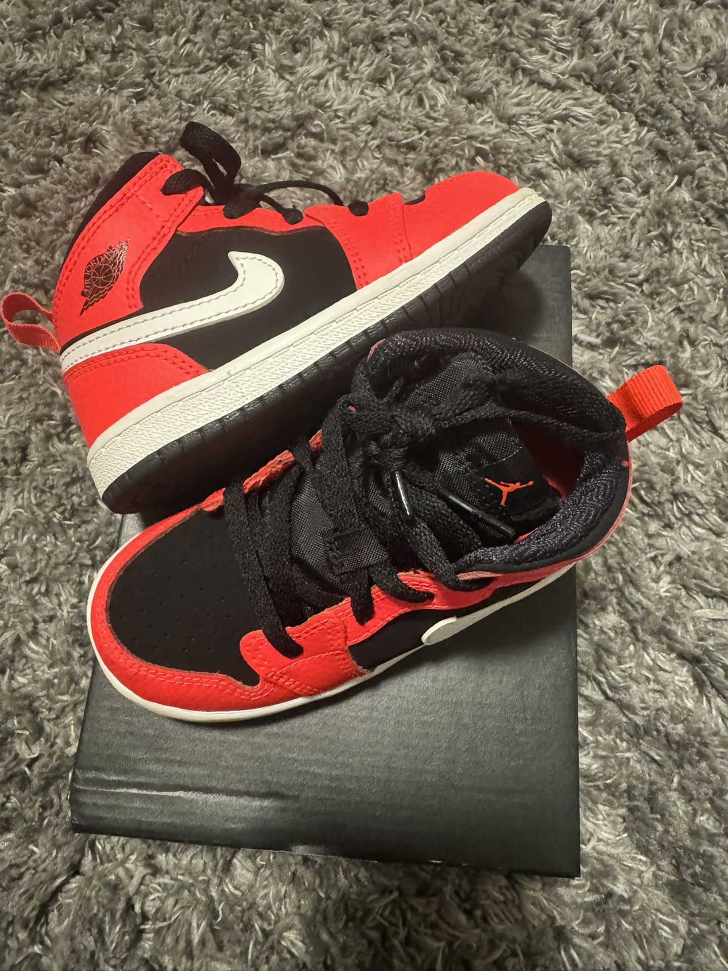 8c Jordan Retro 1