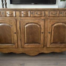 Drexel Heritage Arezzo Villa Cabinet