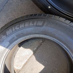 2 Llantas 265 65 R18 Michelin Defender 