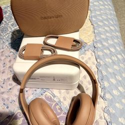 Beats x Kim Kardashian 