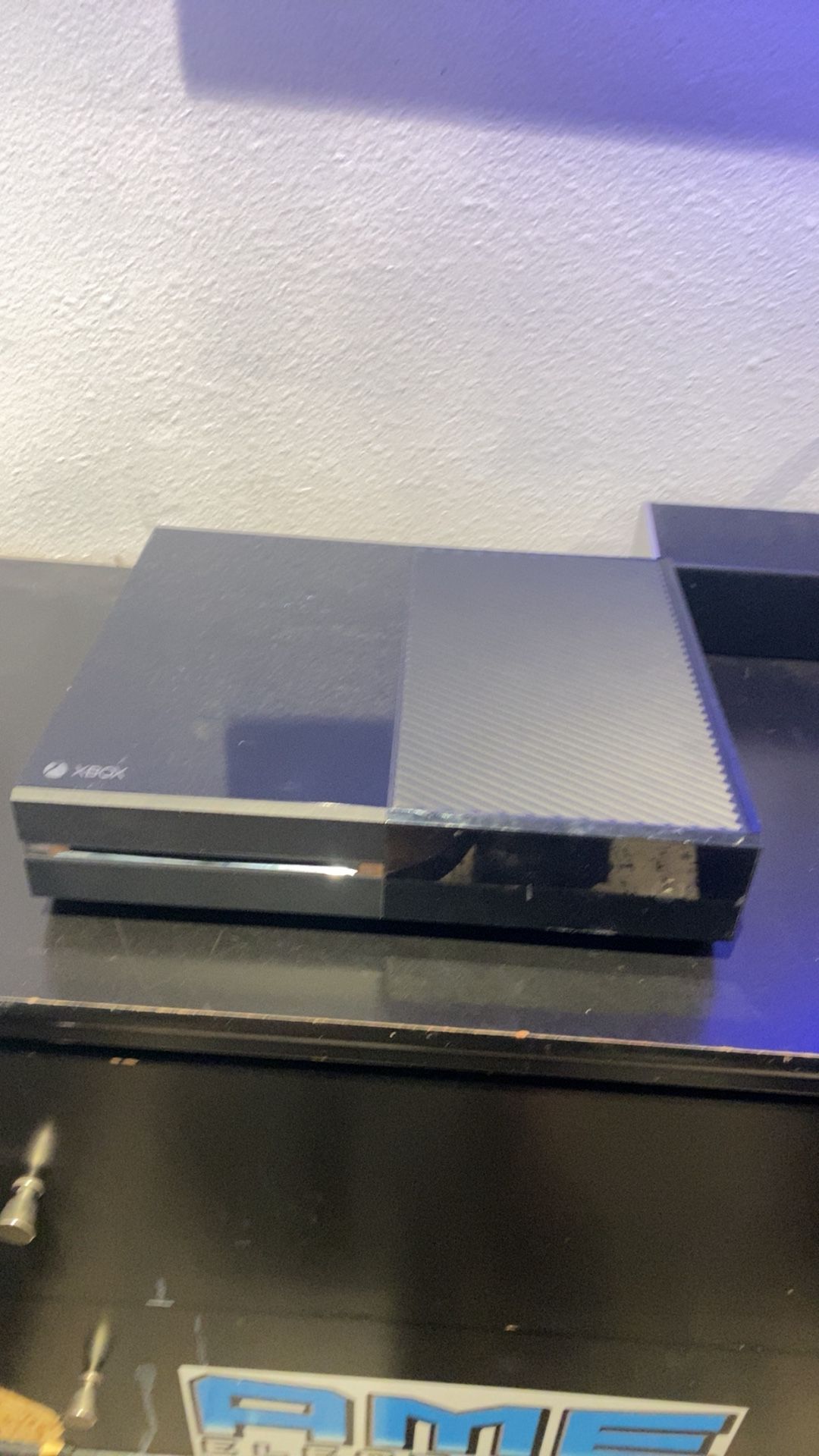 Xbox One With Controller 