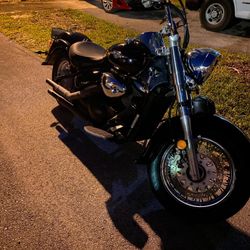 2005 Suzuki Boulevard