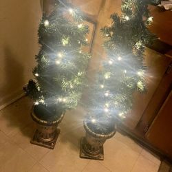 Pre-Lit Christmas Spiral Topiary Trees (Pair) – Lighted Holiday Decor