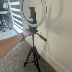 10” LED Ring Light w/ Tripod & Phone Holder – Content Creator Setup – Great Condition
