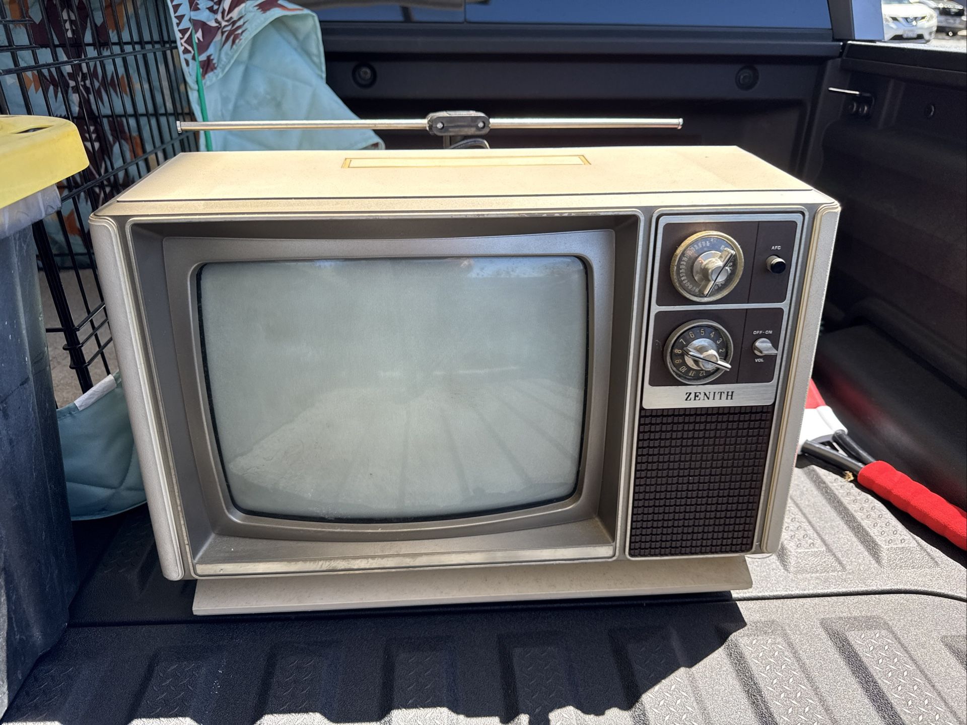 Vintage Retro Zenith Tube TV