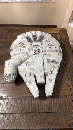 Star Wars Millennium Falcon