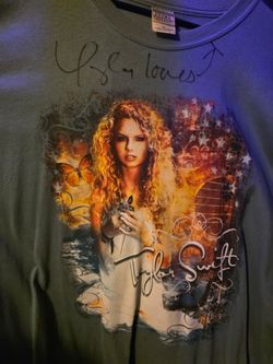 Taylor Swift Signed Graphic T-Shirt