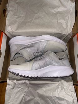 Nike Quest 4 - Women Size 9 - Brand New