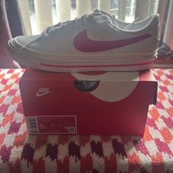 Nike 