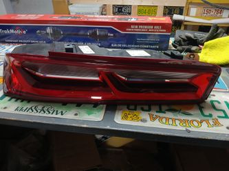 New 16-18 Camaro Left Driver Side TailLight Genuine
