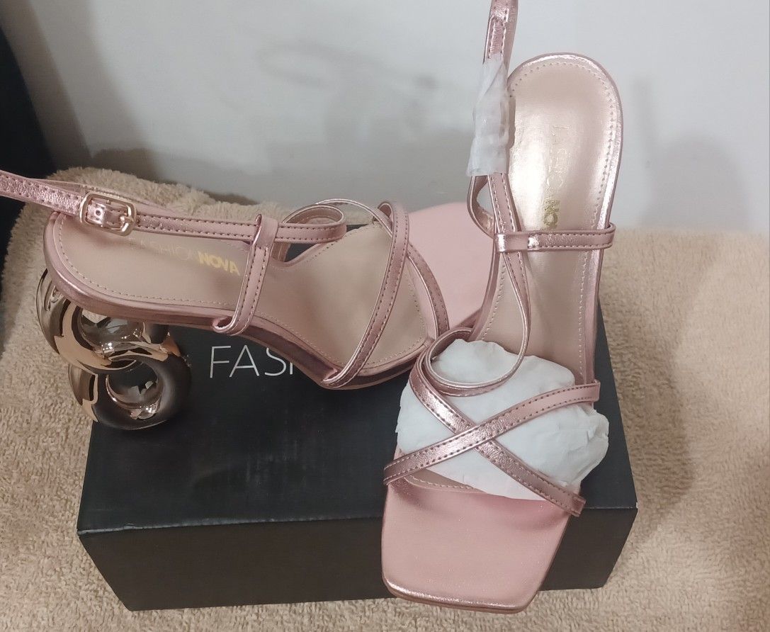 PINK HEELS