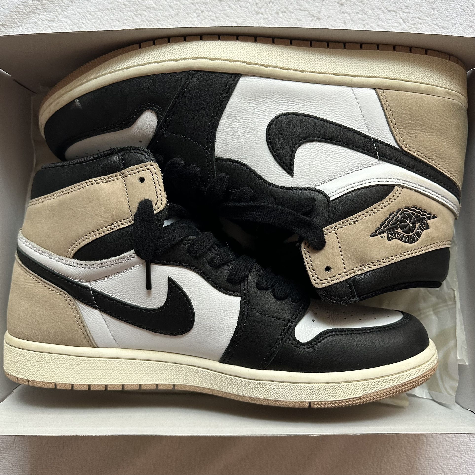 Jordan 1 Retro High OG Latte