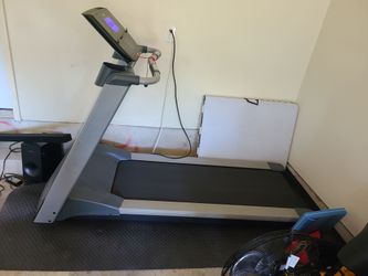 Commercial treadmill Precor trm 211
