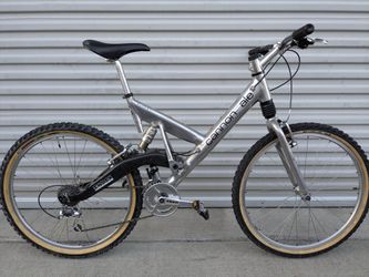 Beautiful Restored Cannondale Super V 1000