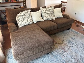 Couch in excellent condition