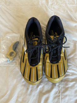 Men’s Track Spikes 8.5 With Spikes And Tool