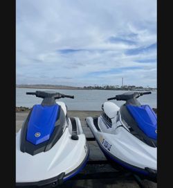 2 - 2017 Yamaha Ex Sport Jet Ski 