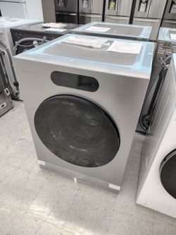 $1599 LG Signature 5.8 Cu Ft SMART washer with ez dispenser