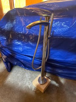 Toto bath tub faucet