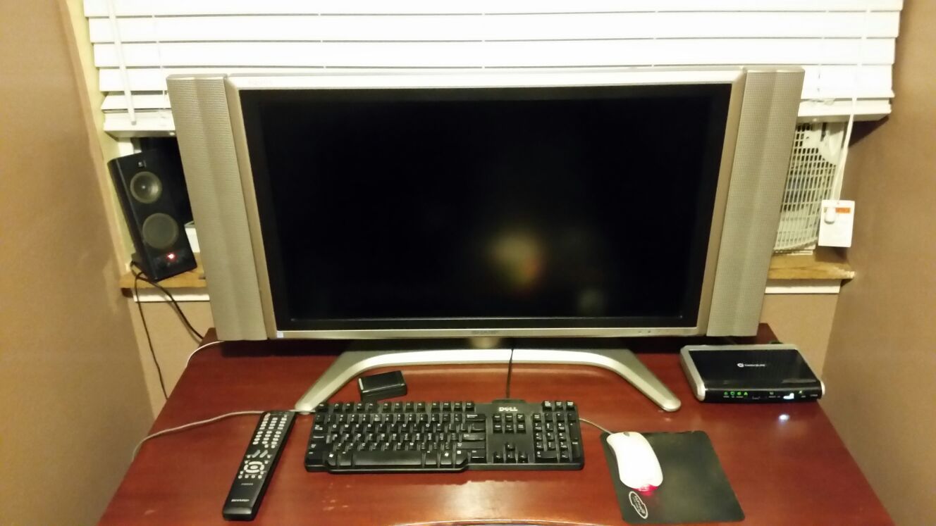 Sharp LC-32GA5U 32 Inch LCD Widescreen TV -- Fair Condition - Remote
