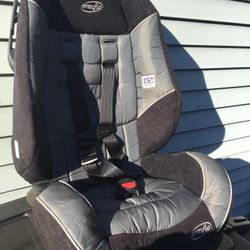 Nice kids car seat only $40 firm