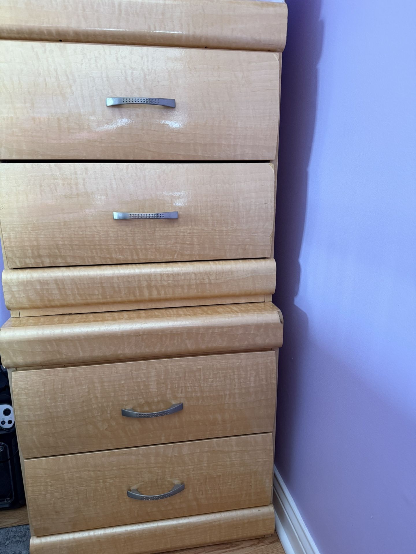 2 Bedside Tables/drawers