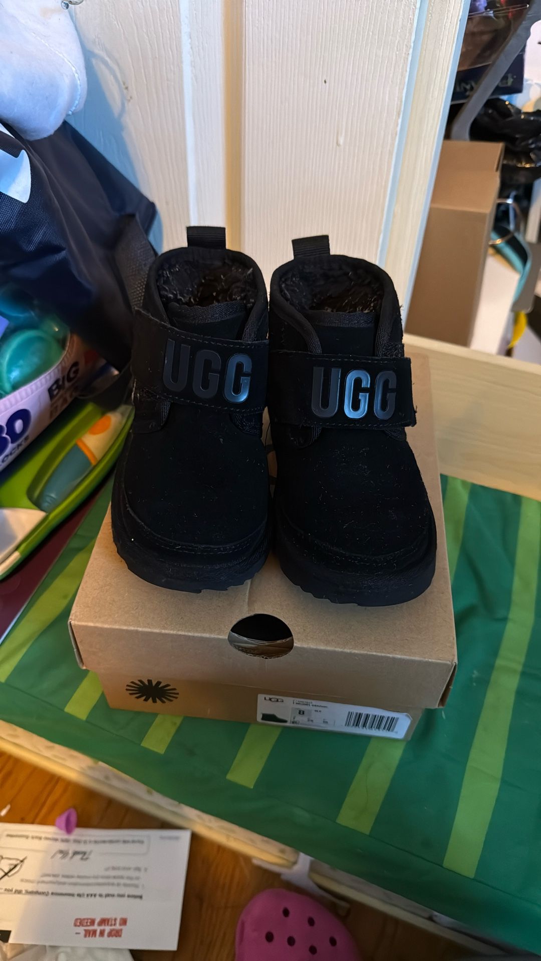 Toddler BoyUgg Boots (8c)
