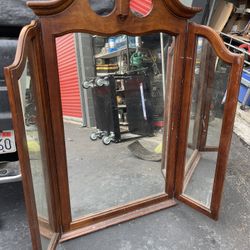 Vintage Wooden Tri-Fold Vanity Mirror (Solid Wood)