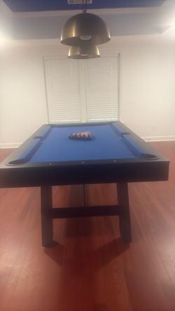 Pool table excellent condition