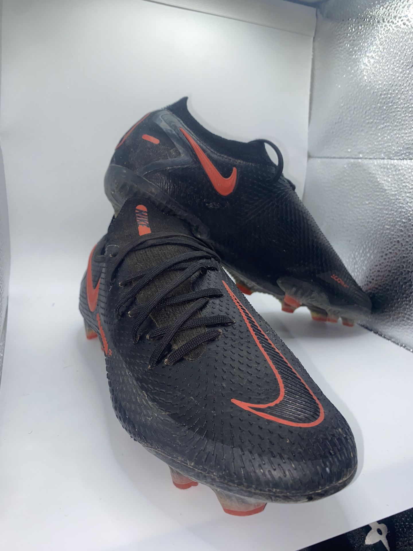 NIKE Kids Phantom GT Pro Cleats * $25 OBO* FREE SHINGUARDS
