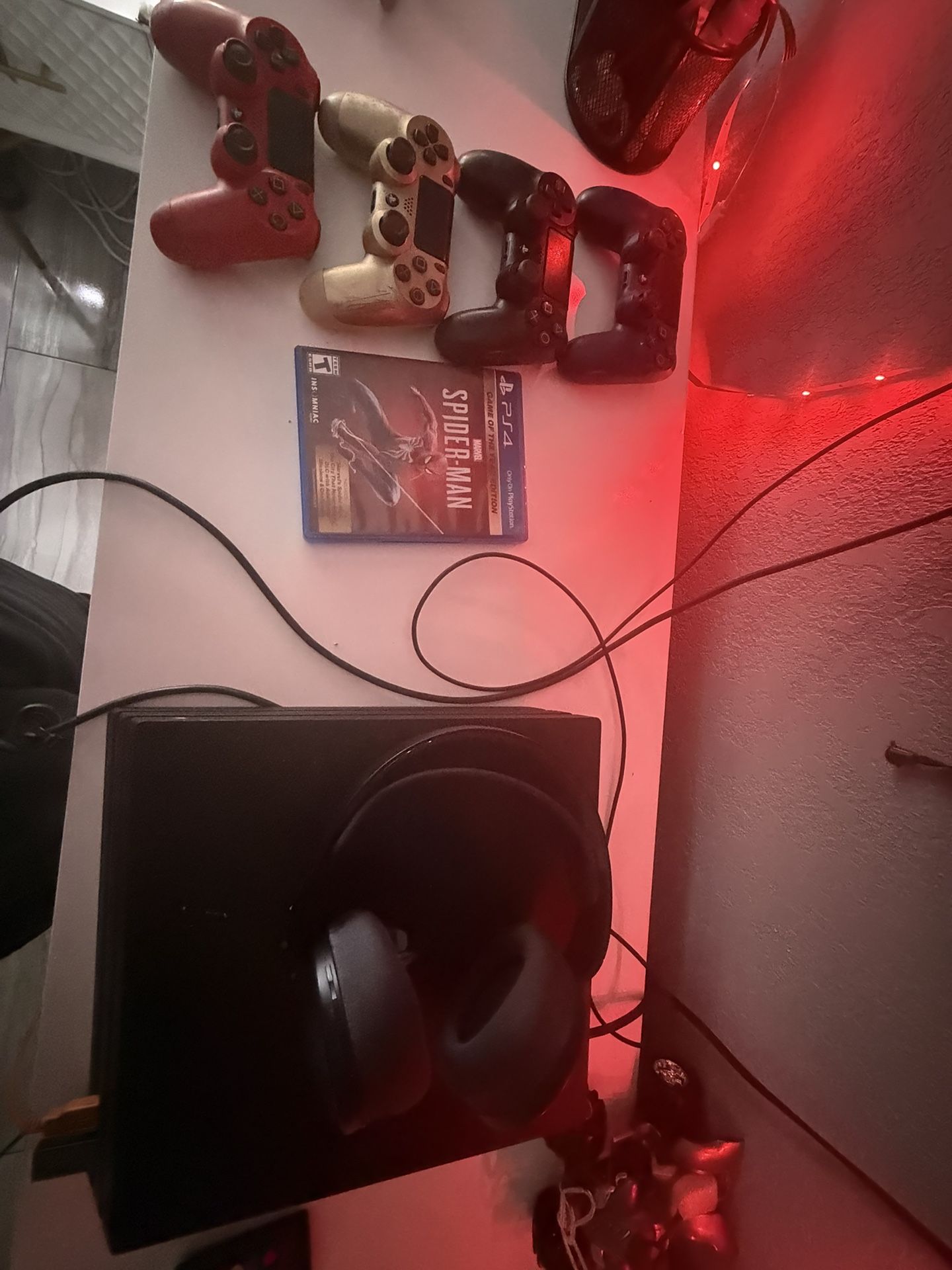 Selling My PS4 With The Ps5 Headphones Only One Controller Works