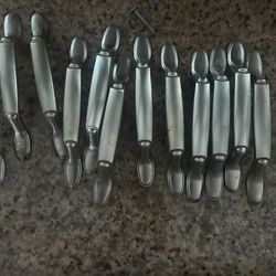 18 kitchen handles